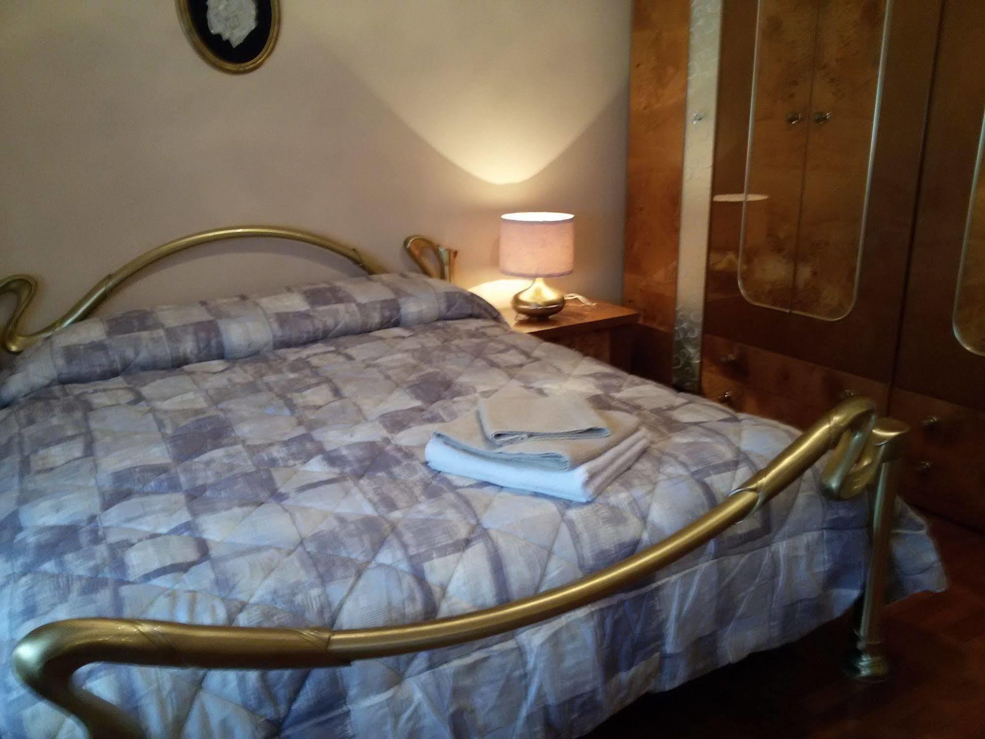 Casa Emanuela Bed & Breakfast Пиацола сул Брента Екстериор снимка