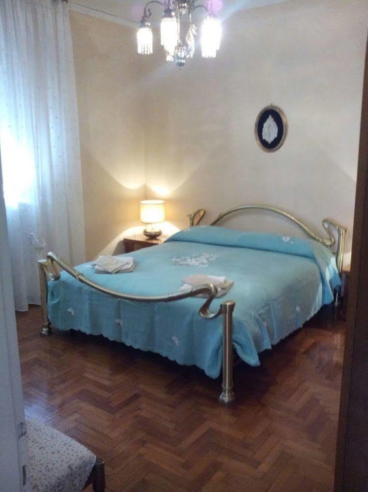 Casa Emanuela Bed & Breakfast Пиацола сул Брента Екстериор снимка