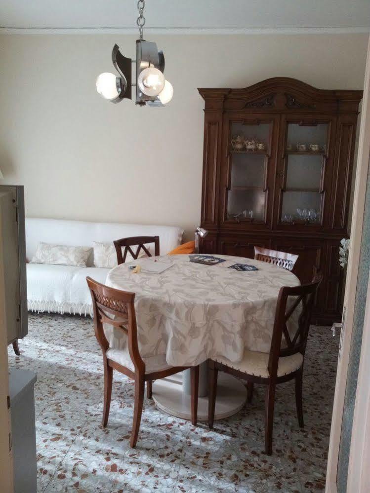 Casa Emanuela Bed & Breakfast Пиацола сул Брента Екстериор снимка